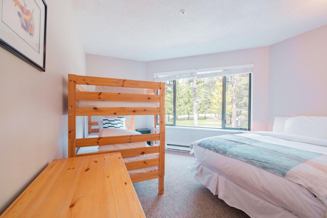 Villa Snowberry By Outpost Whistler Extérieur photo