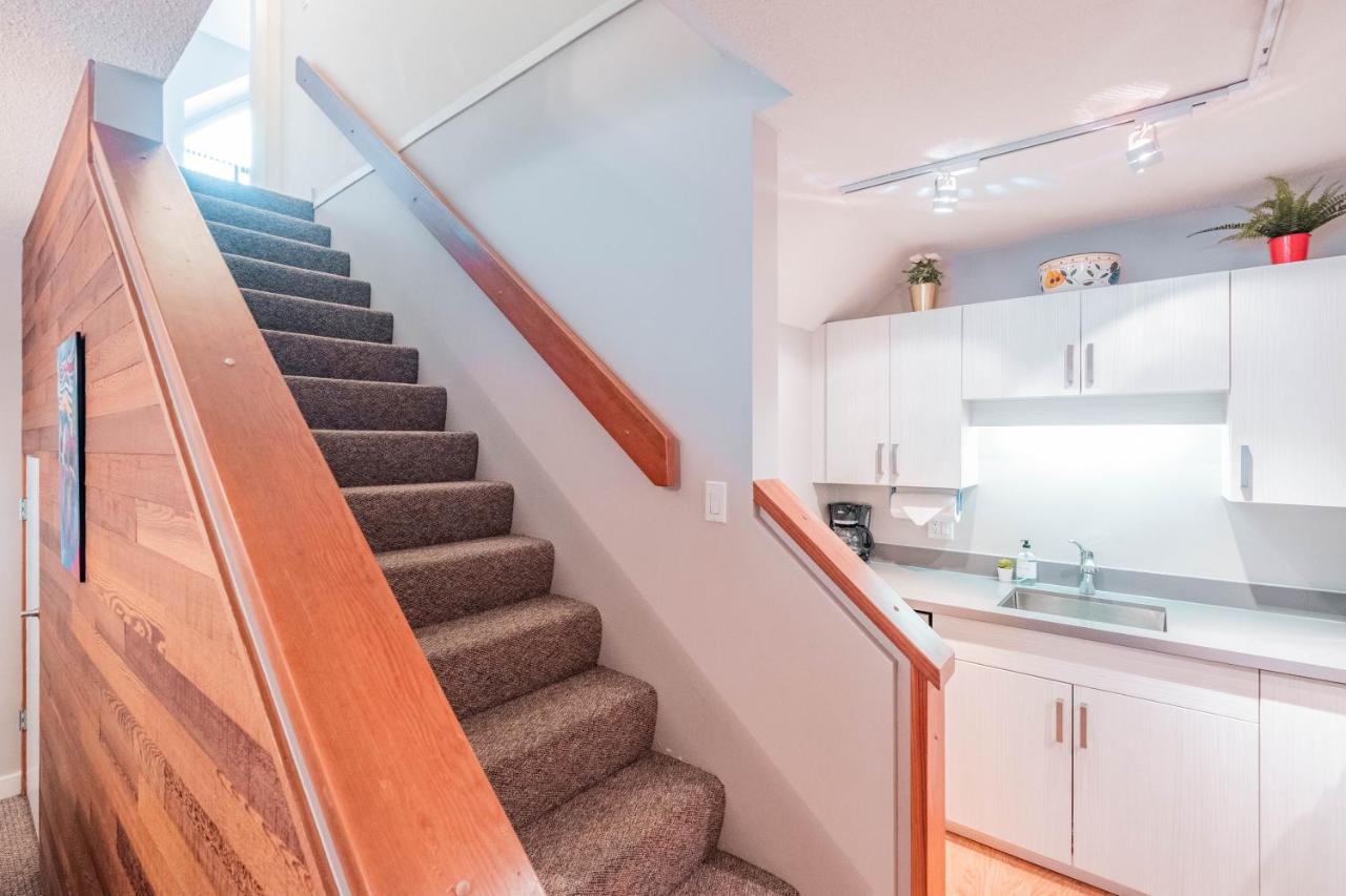 Villa Snowberry By Outpost Whistler Extérieur photo