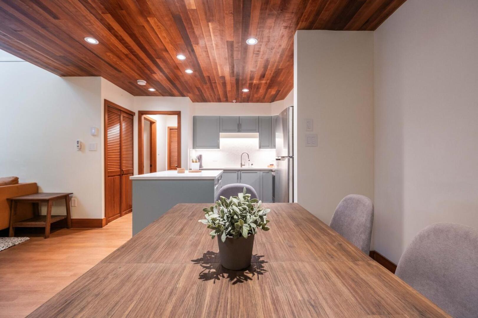 Villa Snowberry By Outpost Whistler Extérieur photo