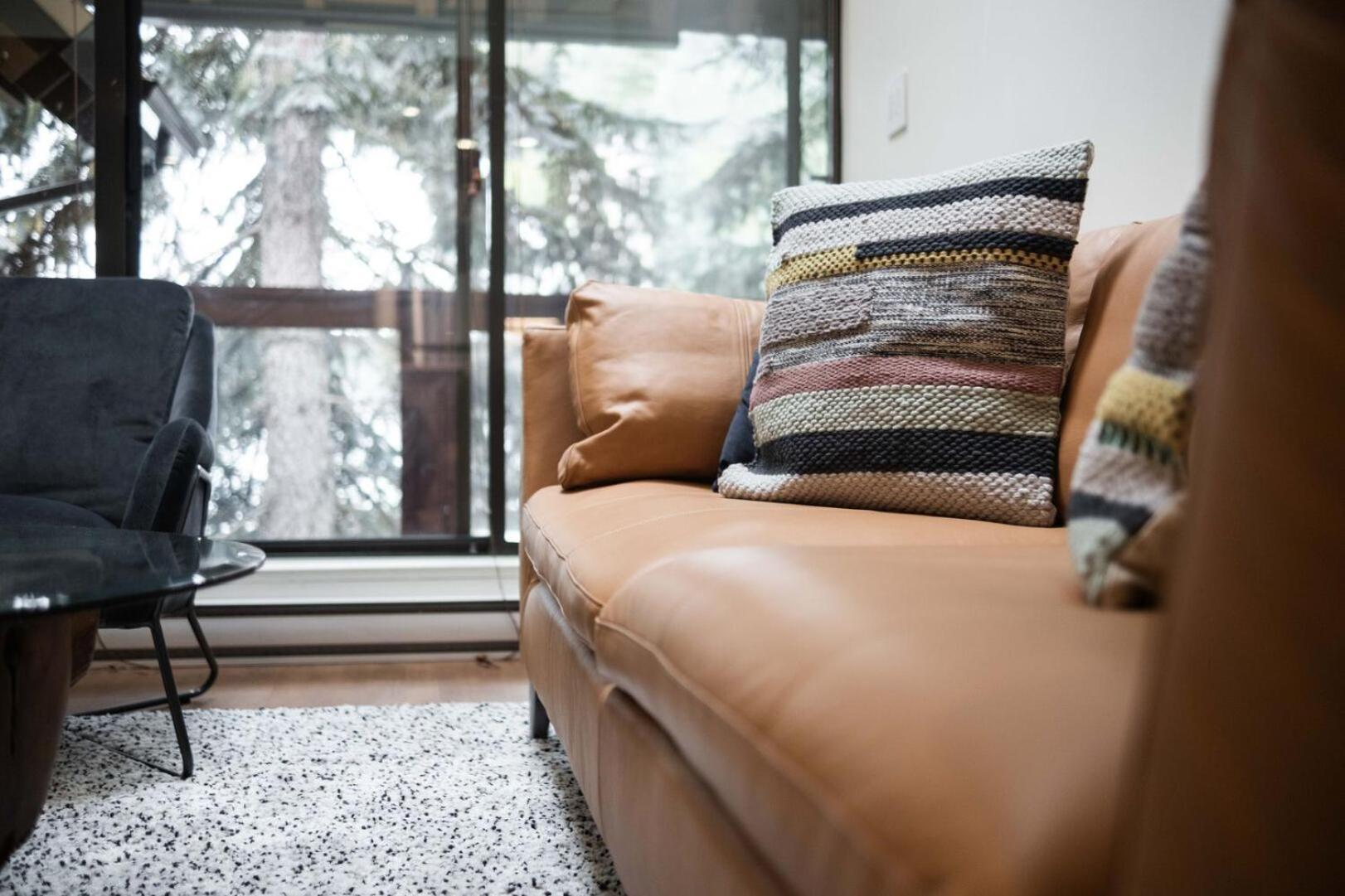 Villa Snowberry By Outpost Whistler Extérieur photo