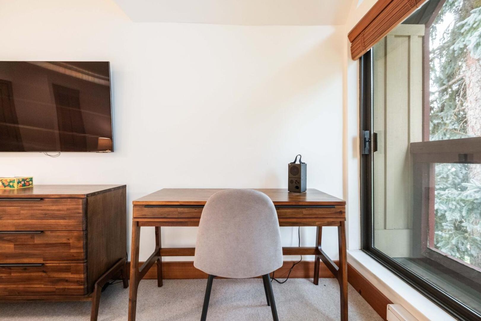 Villa Snowberry By Outpost Whistler Extérieur photo