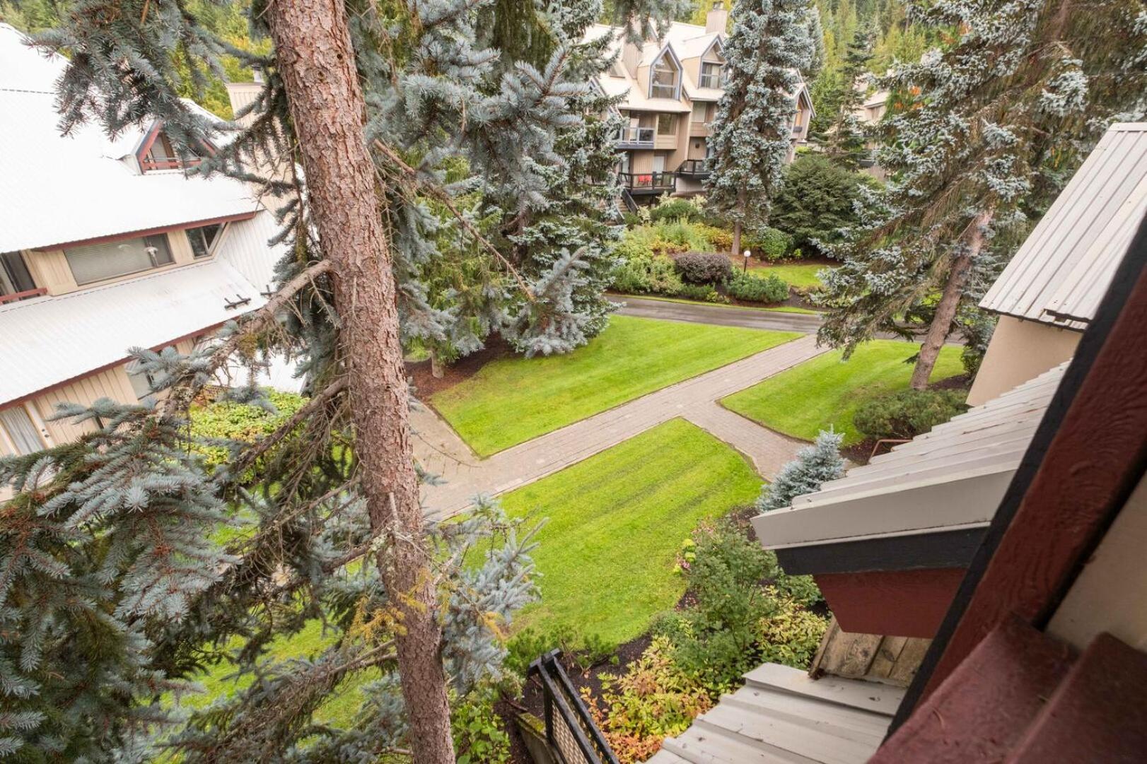 Villa Snowberry By Outpost Whistler Extérieur photo
